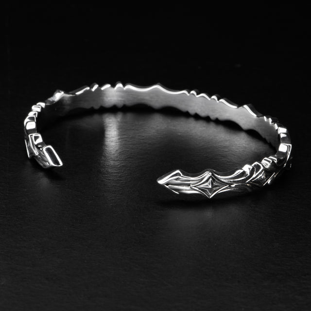 Gothic Cuff - NORTH STAR