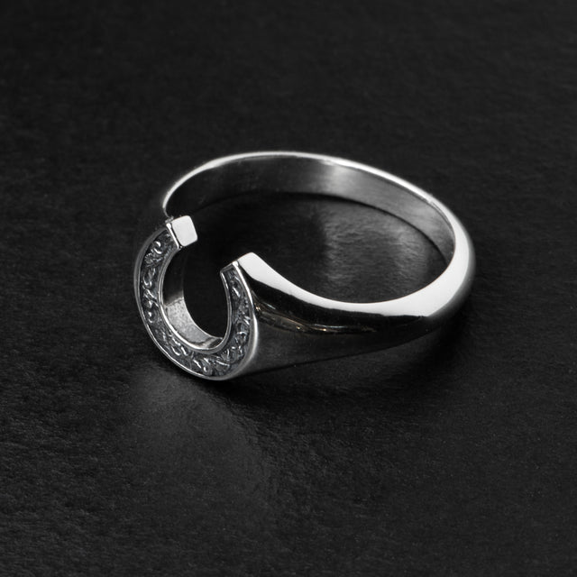 Horseshoe Signet - TOKEN