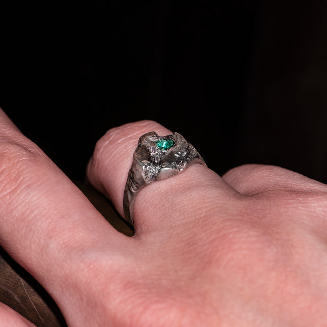 Emerald Signet Ring - VIRIDIAN - AHW Studio