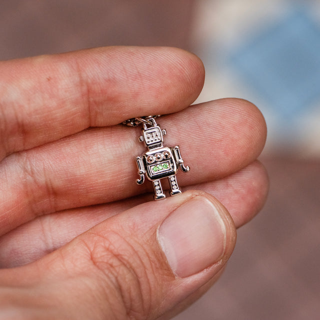 Robot Pendant - SOCIAL BATTERY