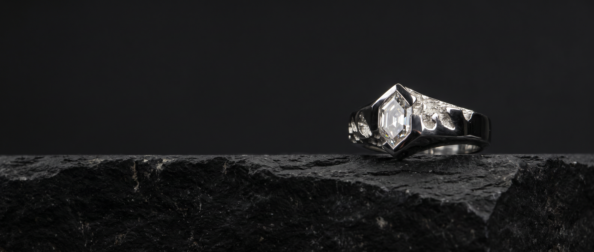 MEN'S ENGAGEMENT RINGS