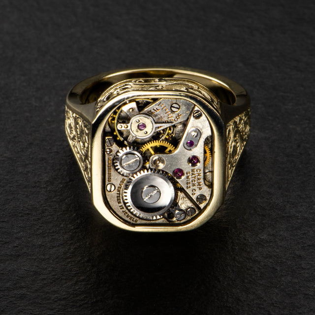 Yellow Gold Signet - VESTIGE - AHW Studio