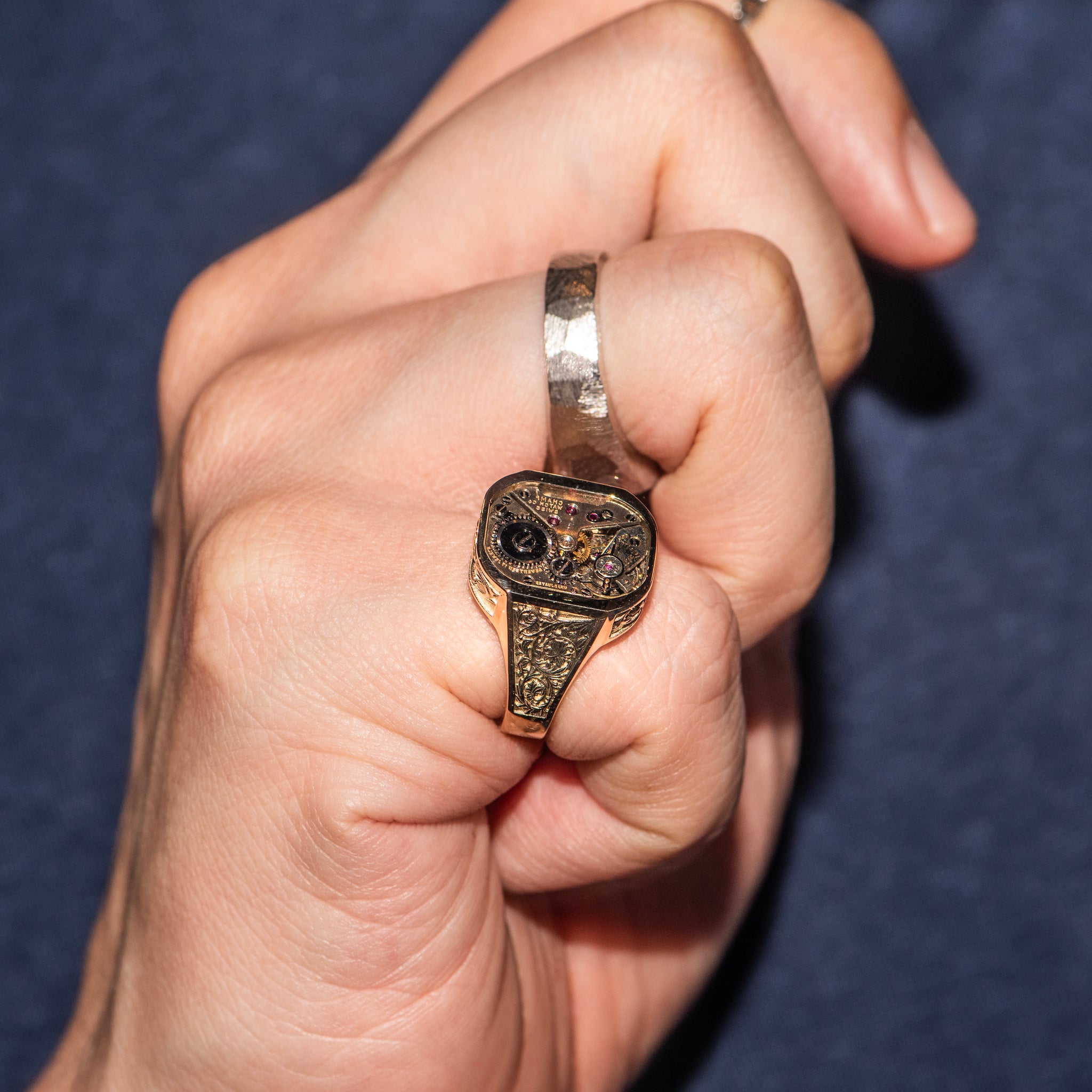 Yellow Gold Signet - VESTIGE - AHW Studio