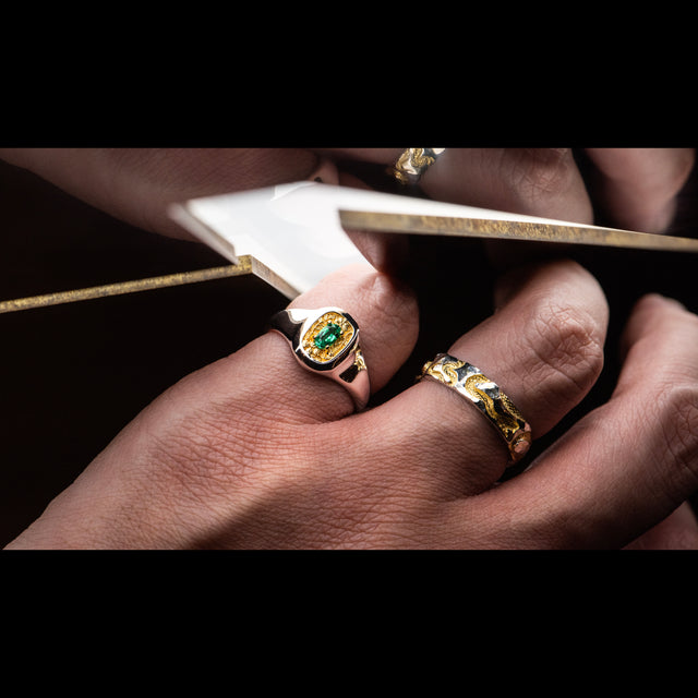 Emerald Signet Ring - JARDIN