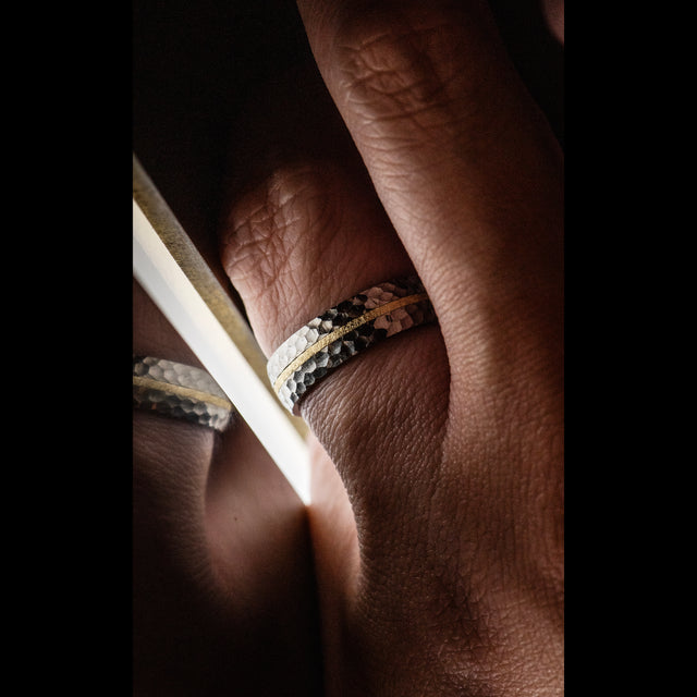 18K Hammered Band - ORE