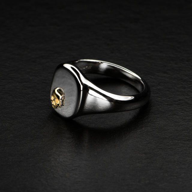 Crest Signet Ring - TALISMAN