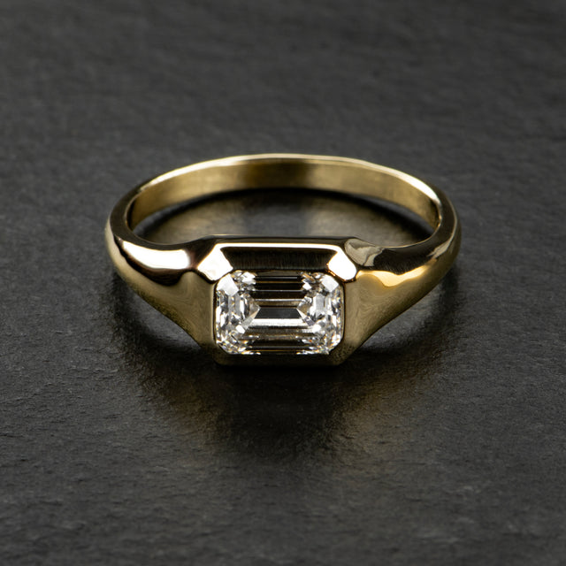 Diamond Signet - DECO