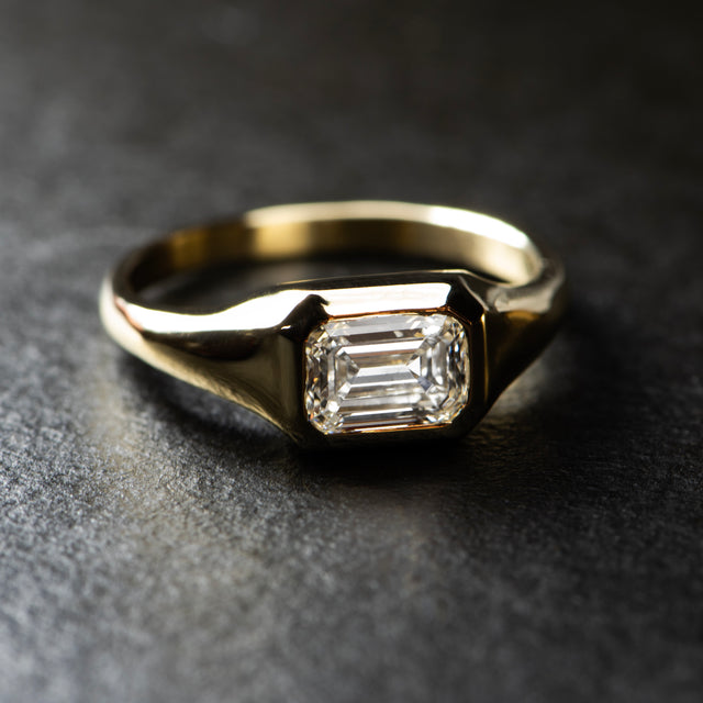 Diamond Signet - DECO