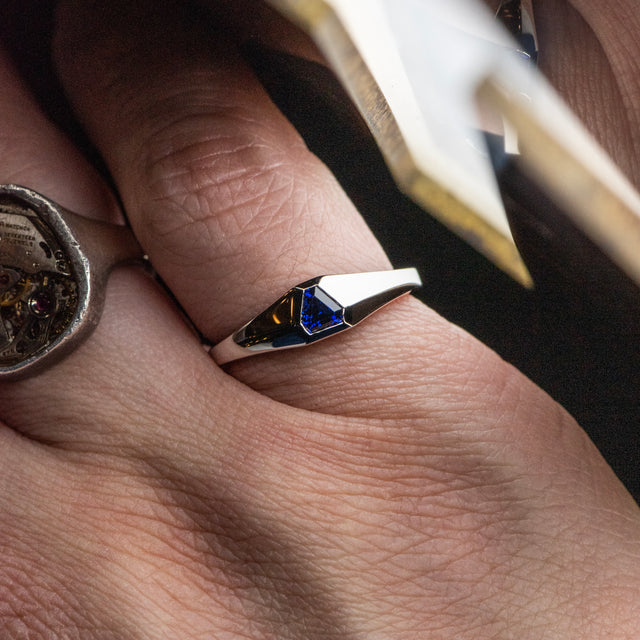 Pinkie Signet Edition: TRI-SAPPHIRE