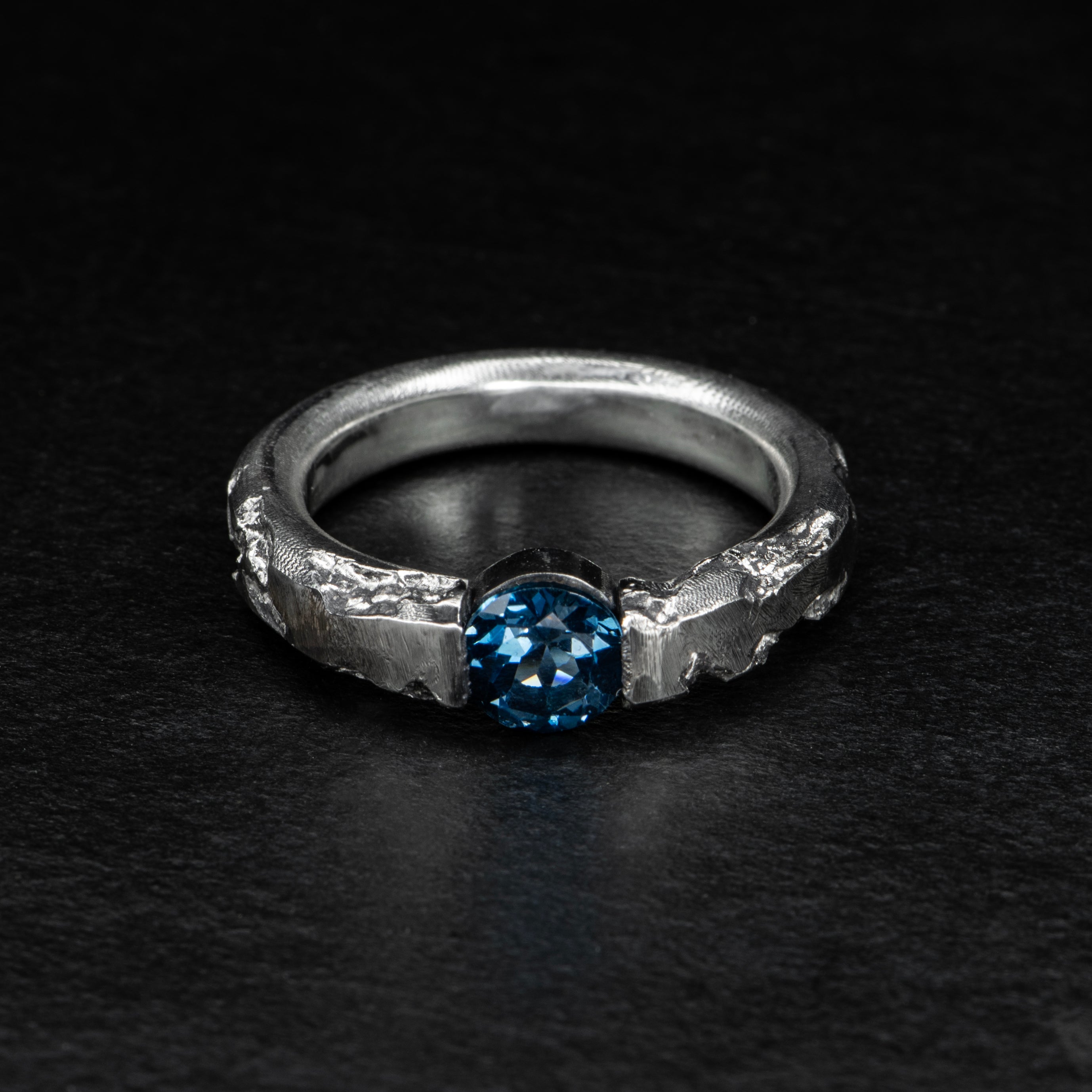 Solitaire Ring - PRESSURE - AHW Studio