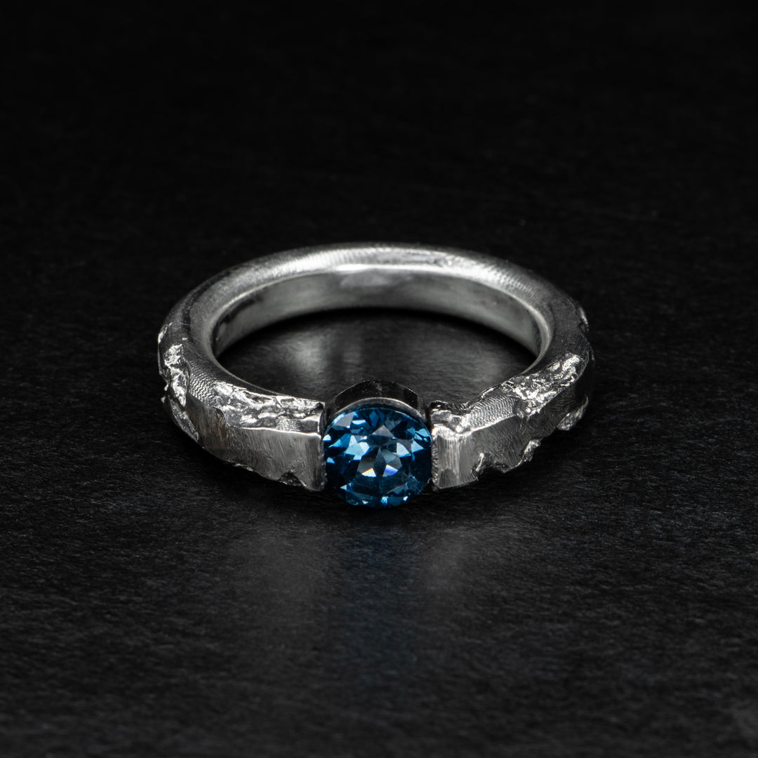 Solitaire Ring - PRESSURE - AHW Studio