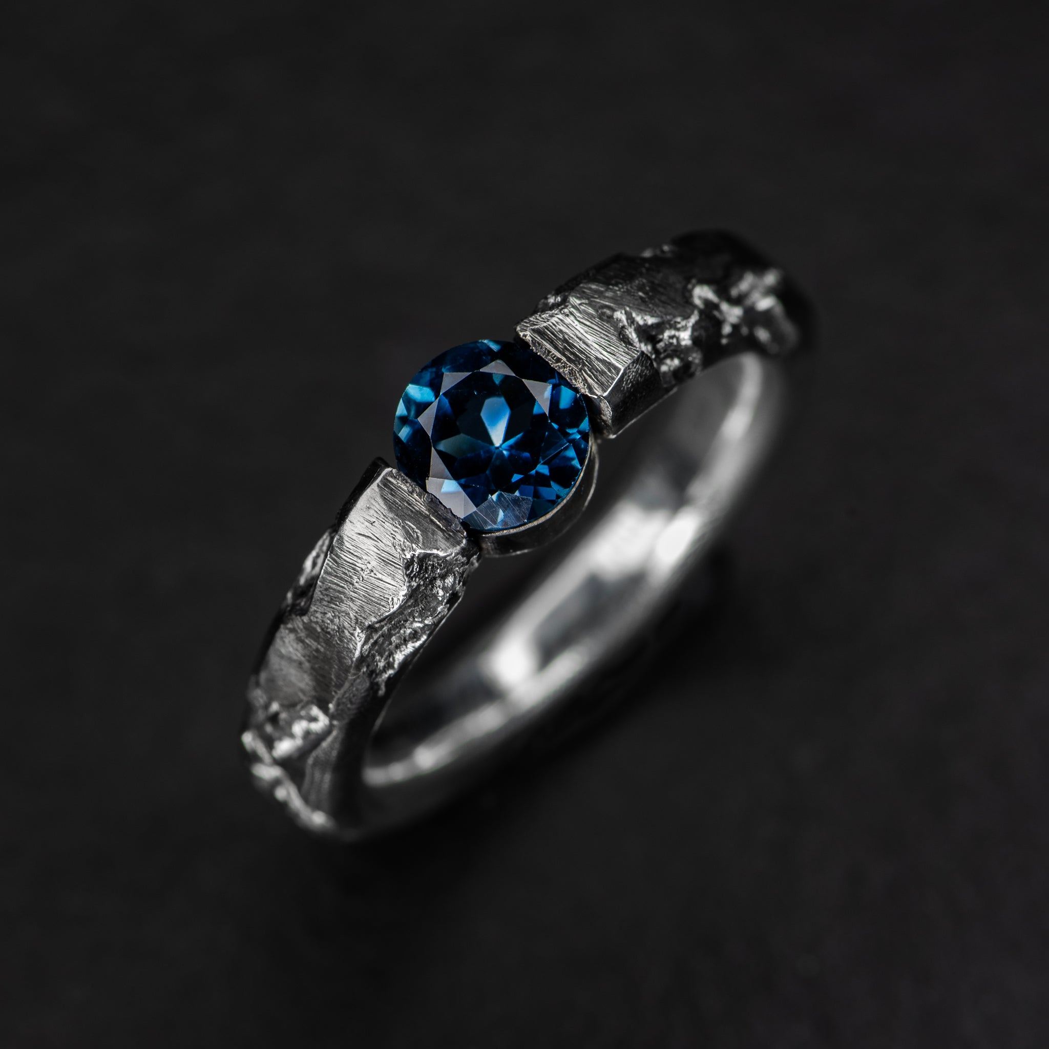 Solitaire Ring - PRESSURE - AHW Studio